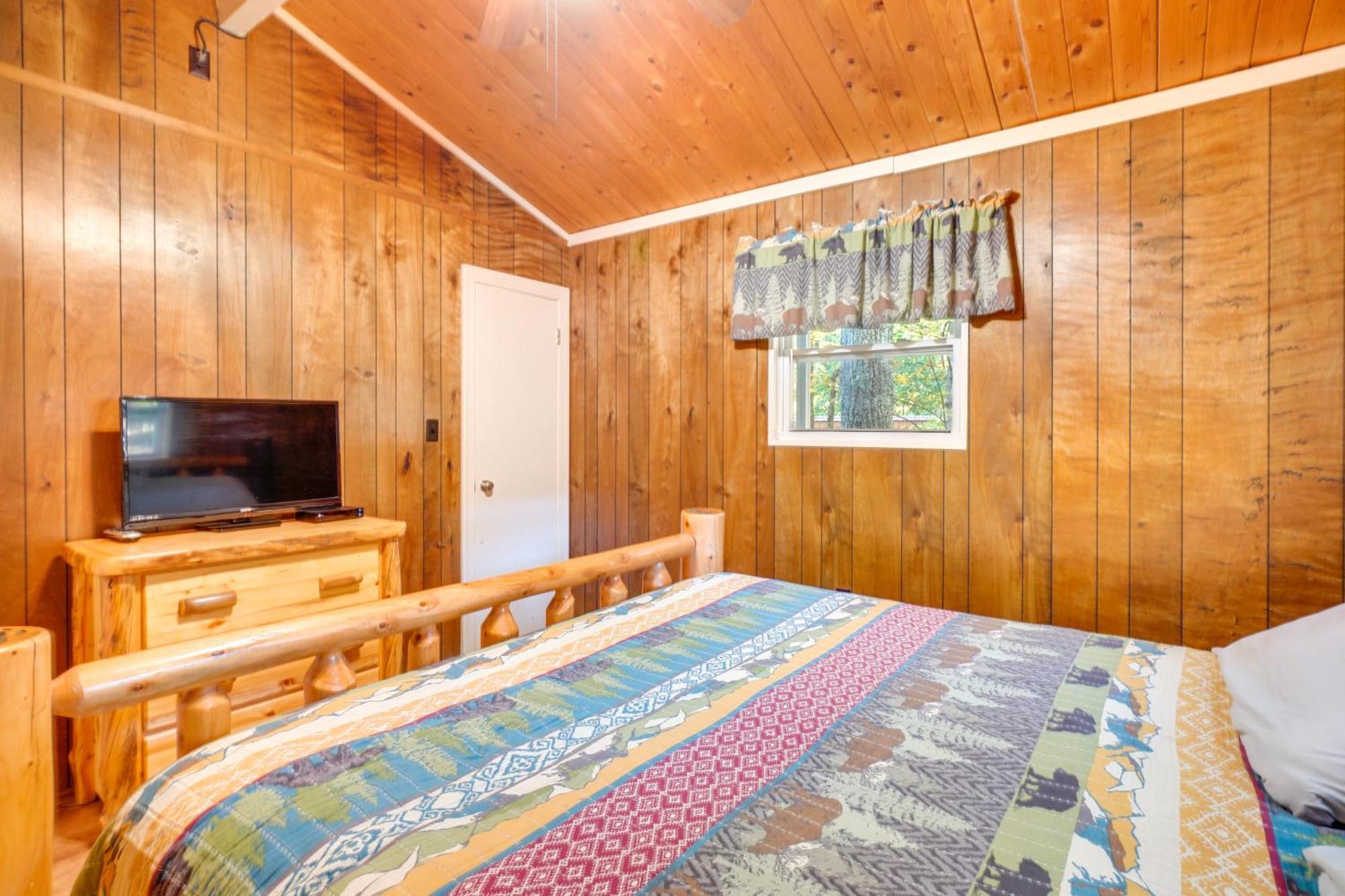 Casa vacanze Cozy With Hot Tub And Mountain Views!