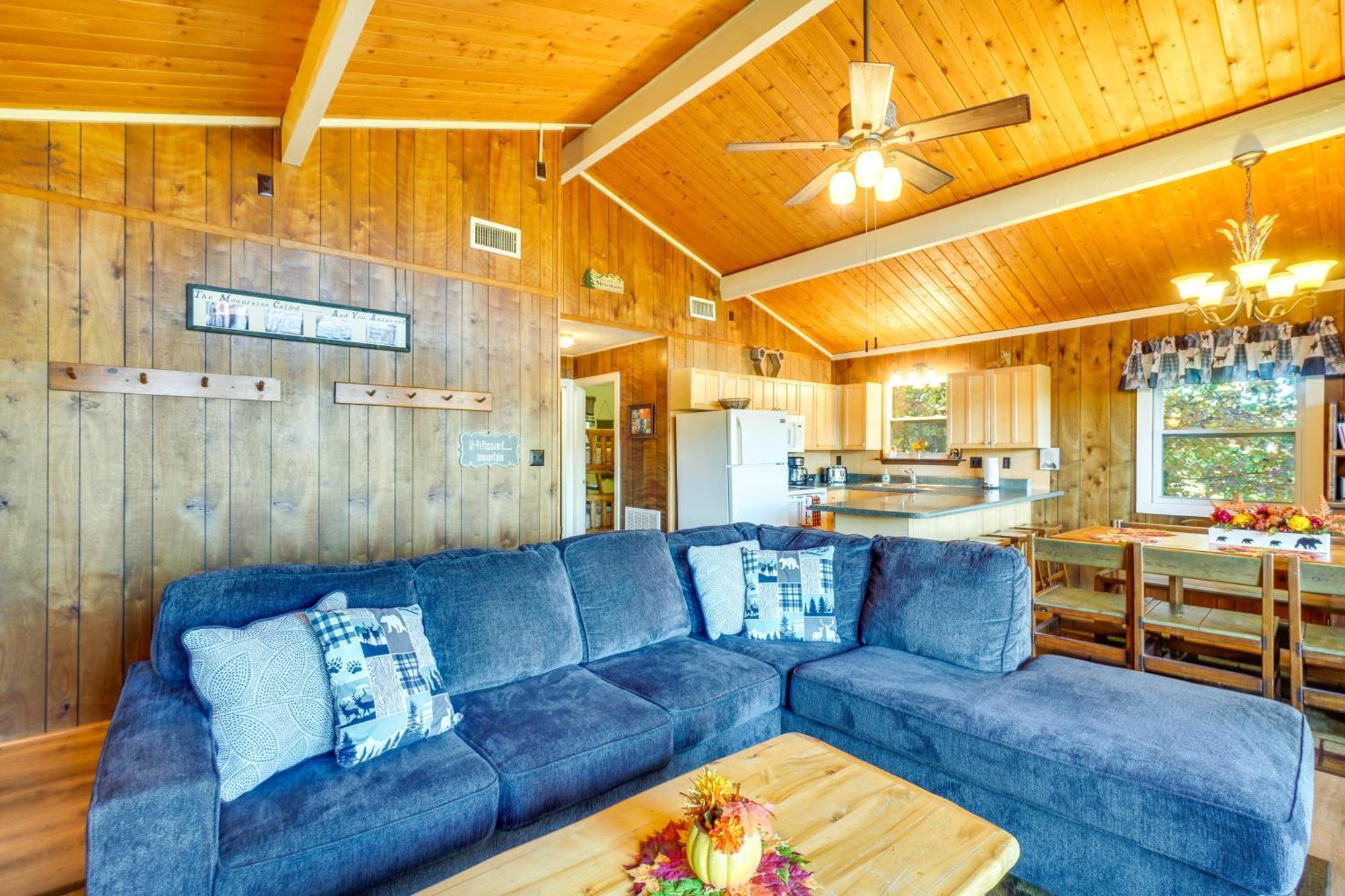 Casa vacanze Cozy With Hot Tub And Mountain Views! *